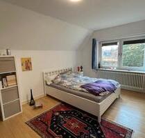 Helles, möbliertes Zimmer in 2er-Frauen-WG in Hamburg-Rahstedt