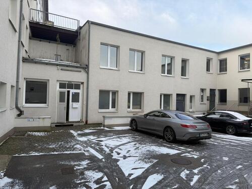 Foto - Büro mit Aktemlager in ruhigem Innenhof