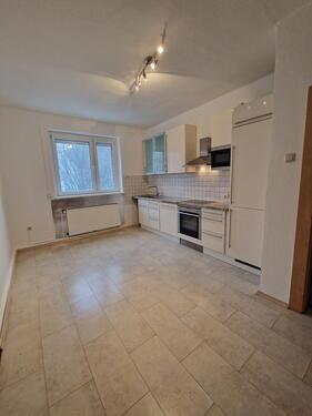 Foto - Renovierte 2-Zi-Wohnung mit Einbauküche in schöner Lage