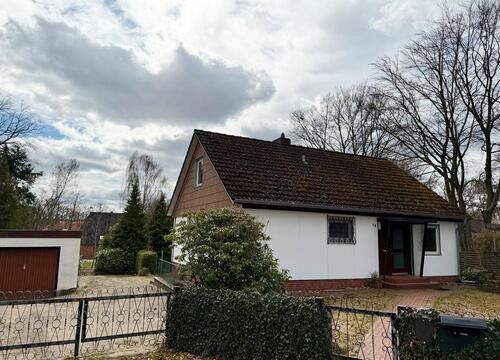 Foto - Haus mit ausgebauten Keller, Garage und großem Südgrundstück