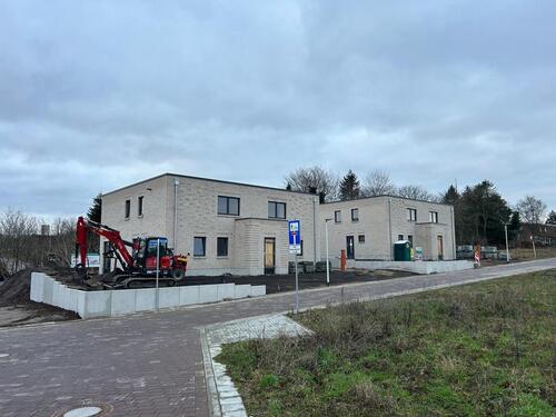 Foto - Neubau Doppelhaushälfte ab 01.03. in SL!