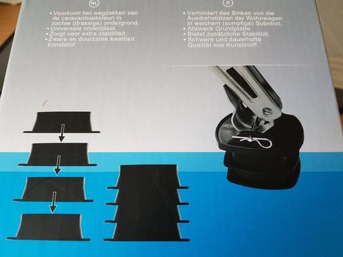 Foto - Untelegplatten für Wohnwagen- und Wohnmobil-Ausdrehstützen