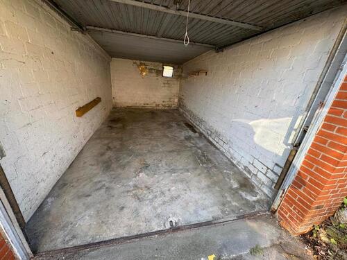 Foto - Garage abschließbar zzgl. 1 Stellplatz davor - Eutin Suhrnkrog