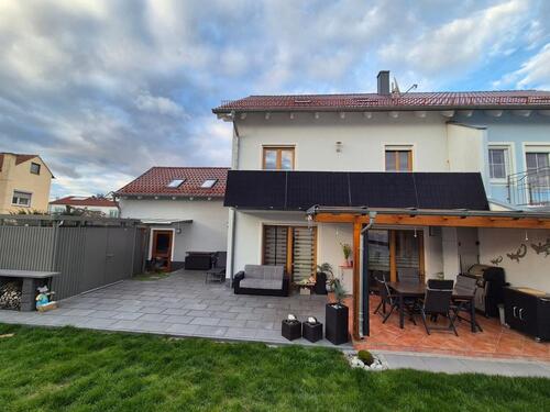 Foto - Familienfreundliche DHH mit ausgebauter Doppelgarage Privat