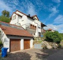 Haus in Creglingen mit ELW und Doppelgarage, Baujahr 1995