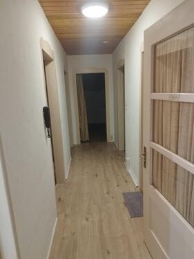 Foto - 3-Zimmer-Mietwohnung (82 m²) mit Garten & unterkellerter Garage