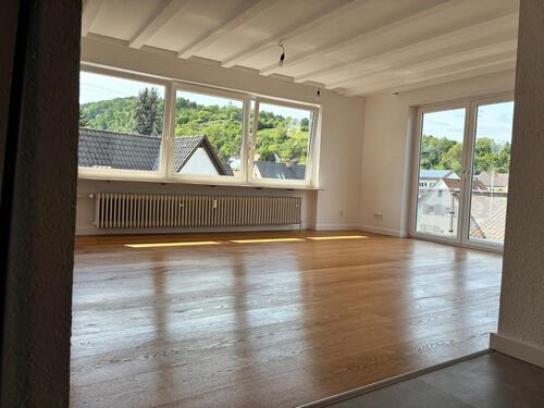 Foto - Charmante 3-Zimmer-Wohnung im Zweiparteienhaus mit Balkon, Garage