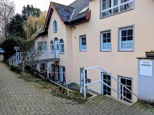 Foto - Wohnung im Souterrain in exklusivem Haus - Eigener Eingang