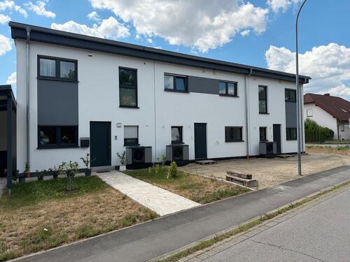 Foto - Erstbezug-Neubau-Reihenhaus in Oberstreu