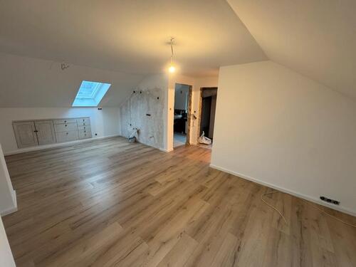 Foto - Erstbezug nach Renovierung - 3 Zi DG Whg