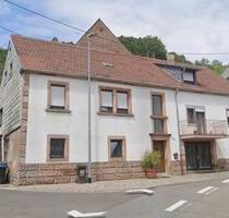 renovierungsbedürftiges Sandsteinhaus mit viel Potenzial - Bechhofen
