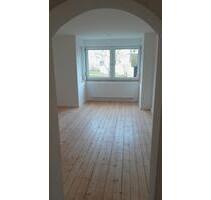 2 Zimmer Wohnung Erdgeschoss mit Gartenanteil möglich - Sulzbach-Rosenberg