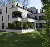 Moderne & exklusive Stadtwohnung mit Einbauküche & großer sonniger Loggia in schöner Parkanlage - Augsburg Innenstadt