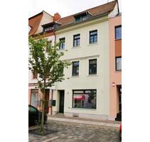 Reihenmittelhaus mit 3Zi,Küche,Bad und 2 große Zi für Gewerbe - Döbeln