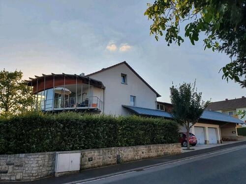 Foto - Großzügige, helle 3,5 Zimmerwohnung in Dettelbach zu vermieten