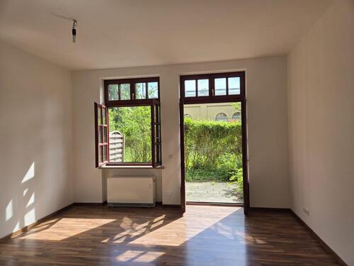 Foto - 1-Zi.Terrassenwohnung,EBK,Bad, ab sofort zu vermieten