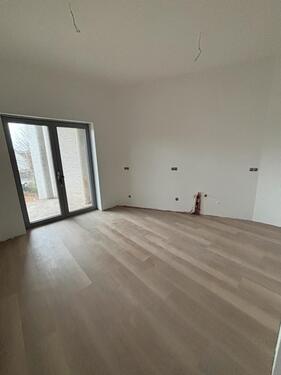 Foto - Erstbezug: Barrierefreie 3-Zimmer-EG Wohnung in IS-Zentrum