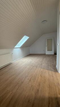 Foto - 1 Zimmer Dachgeschoßwohnung zur Miete in Edingen-Neckarhausen