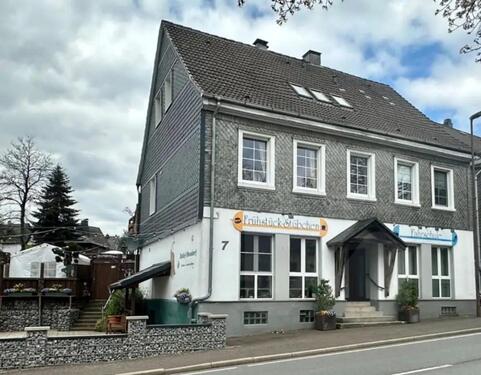 Foto - Vielseitiges Wohn- und Geschäftshaus mit großzügiger Garten-Oase