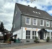 Vielseitiges Wohn- und Geschäftshaus mit großzügiger Garten-Oase - Halver