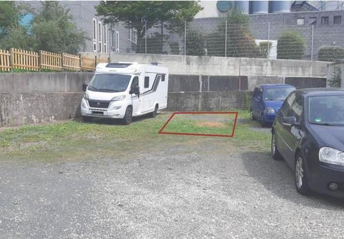 Foto - Großer Stellplatz in der Innenstadt zu vermieten – ideal für Wohnmobile oder Wohnwägen