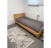 WG Zimmer zu vermieten - 350,00&nbsp;EUR Kaltmiete, ca.&nbsp; 80,00&nbsp;m&sup2; in Frechen (PLZ: 50226)