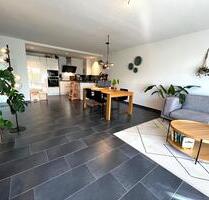 Moderne 3-Zimmer-Wohnung mit großem Garten und TG-Stellplatz - Roßtal