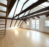 Große Dachwohnung direkt am Marktplatz Esslingen a.N - Esslingen am Neckar