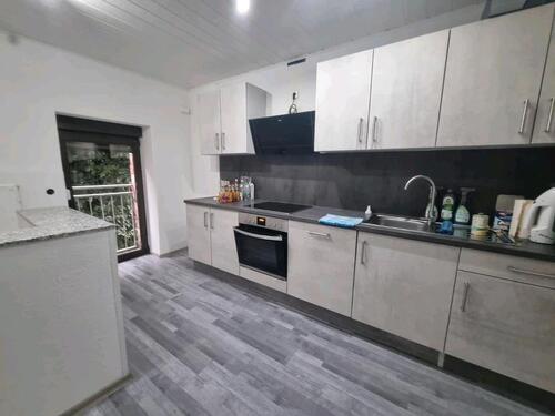 Foto - 4-Zimmer-Wohnung zu vermieten - 1.300,00&nbsp;EUR Kaltmiete, ca.&nbsp; 120,00&nbsp;m&sup2;