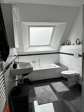 Foto - ** Wohnung mit Balkon ** 92 qm - 1.050,00&nbsp;EUR Kaltmiete, ca.&nbsp; 92,00&nbsp;m&sup2;