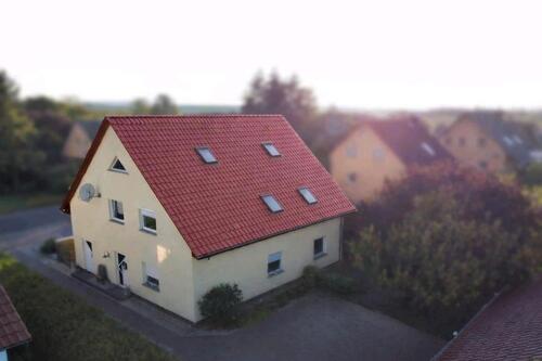 Foto - Zweifamilien-Mehrgenerationenhaus mit Pool und Doppelgarage