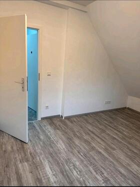 Foto - 4 Zimmer Dachgeschoßwohnung zur Miete in Sankt Augustin