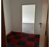 2 Zimmer Dachgeschosswohnung - 450,00&nbsp;EUR Kaltmiete, ca.&nbsp; 65,00&nbsp;m&sup2; in Wuppertal (PLZ: 42285) Unterbarmen