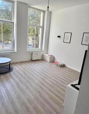 Foto - Charmante 2 Zimmer Wohnung mit großflächigen Fenstern in Krefels