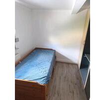 Ich habe ein Zimmer - 465,00&nbsp;EUR Kaltmiete, ca.&nbsp; 9,00&nbsp;m&sup2; in Gaggenau (PLZ: 76571)