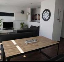 Exklusive neuwertige 3,5 Zimmer DG Wohnung mit Balkon - Kösching