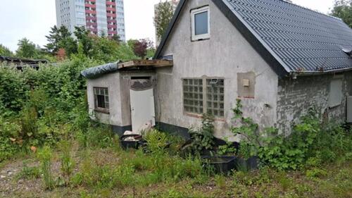 Foto - Grundstück 500 Qm mit kleinem entkerntem Haus