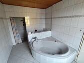 Foto - 3-Raum-Wohnung Einbauküche, Eckbadewanne, Dusche, Einbauschrank