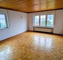 Helle 2-Zimmerwohnung 67+22 m2 im EG mit Garten und Garage - Feuchtwangen