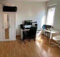 Möbliertes Frauen WG Zimmer in Stuttgart auch Jobcenter Emfänger