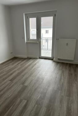 Foto - 4 Raumwohnung mit Großbalkon! - 525,00&nbsp;EUR Kaltmiete, ca.&nbsp; 87,60&nbsp;m&sup2;