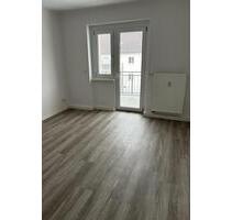4 Raumwohnung mit Großbalkon! - 525,00&nbsp;EUR Kaltmiete, ca.&nbsp; 87,60&nbsp;m&sup2; in Naumburg (Saale) (PLZ: 06618)