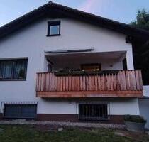 Massivhaus im Wochenendgebiet mit herrlichem Garten + Balkon - Leinach
