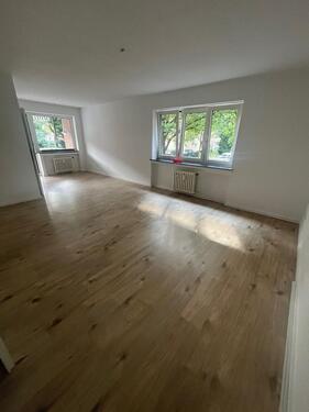 Foto - Geräumige 4-Zimmer-Wohnung mit Balkon in Düsseldorf