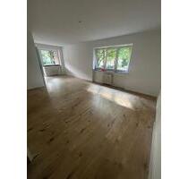 Geräumige 4-Zimmer-Wohnung mit Balkon in Düsseldorf