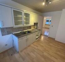 *neu renovierte* 3-Zimmer + Küche + Bad, ca. 50qm - Röslau