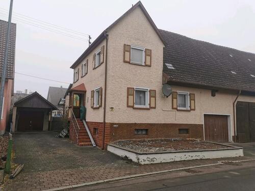 Foto - Einfamilienreiheneckhaus mit Scheune, Garage und Garten