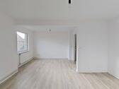 Foto - **FRISCH RENOVIERT** Helle 3-Zimmer-Wohnung mit modernem Wannenbad