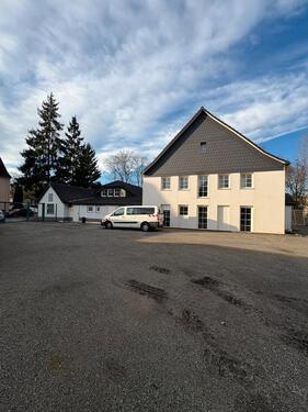 Foto - 2 Wohnhäuser, Garagen und Werkstatt zur Miete