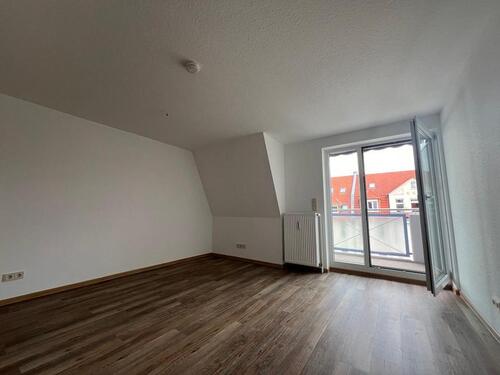 Foto - lichtdurchflutete Zweiraumwohnung im Dachgeschoß mit Balkon, Fahrstuhl und Tiefgarage im Erstbezug nach aufwendiger Sanierung